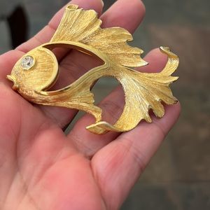 Vintage Christian Dior 80s brooch